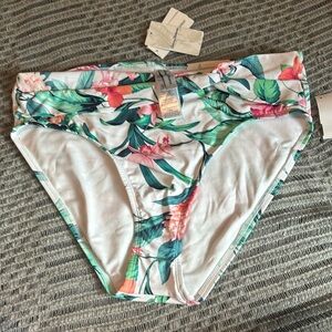 NWT $79 Tommy Bahama Tummy Control bathing Suit bottoms. Size M